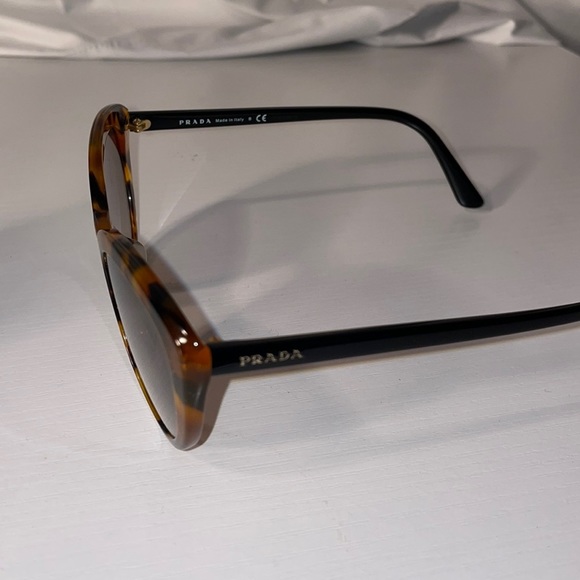 Prada Tortoiseshell Sunglasses NWT - Picture 2 of 4